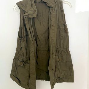 Love tree army green vest